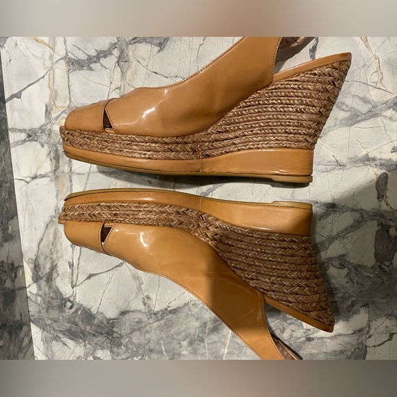 Stuart Weizman Nude 12 Patent Wedges - Picture 4 of 6